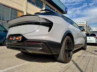 LOTUS Eletre 900 Sport Carbon