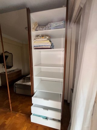 Armario puertas correderas madera y espejo