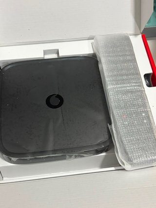 Decodificador Vodafone TV con Mando