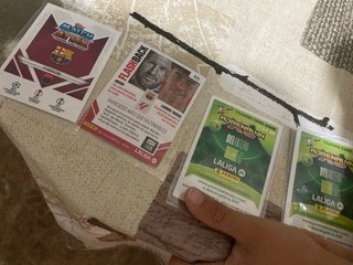 Cromos Lamine Yamal y Messi Flashback