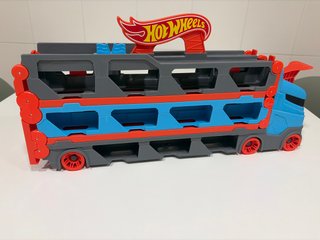 Camión Hot Wheels 3 niveles