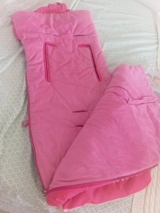 Saco para carro de bebé rosa con ositos