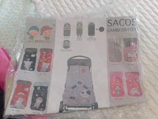 Saco para carro de bebé rosa con ositos
