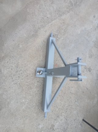 Tripuntal para enganche de bola