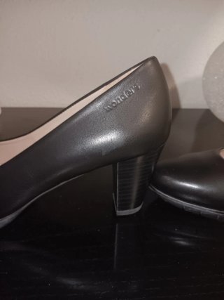 Zapatos de salón Wonders negros