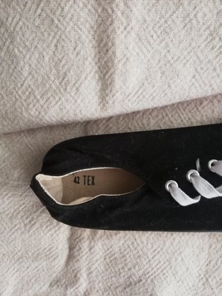 Zapatillas tela negras y blancas