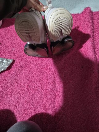 Tenis Deportivos Blancos y Rosas