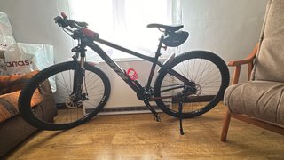 Bicicleta de montaña negra