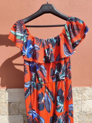 Vestido largo estampado tropical rojo