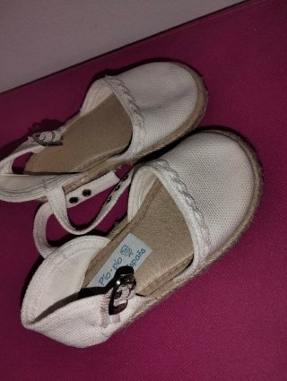 Esparto bebé niña talla 21. Marca PIO PIO.