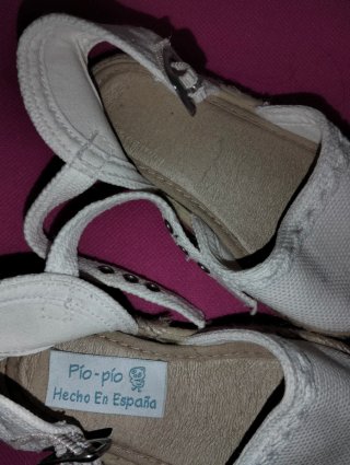 Esparto bebé niña talla 21. Marca PIO PIO.