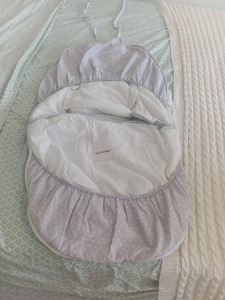 Saco para carrito de bebé gris lunares