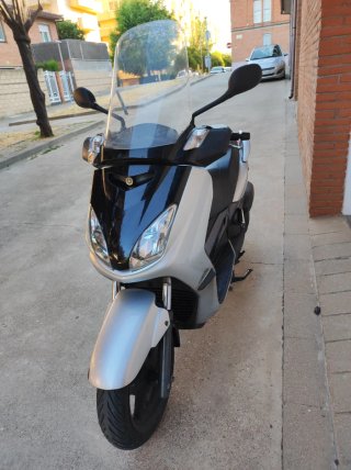 Yamaha X-MAX 125 LEER BIEN EL ANUNCIO