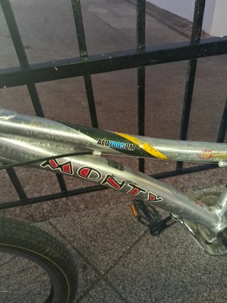 Bicicleta Trial Monty URGE POR ESPACIO