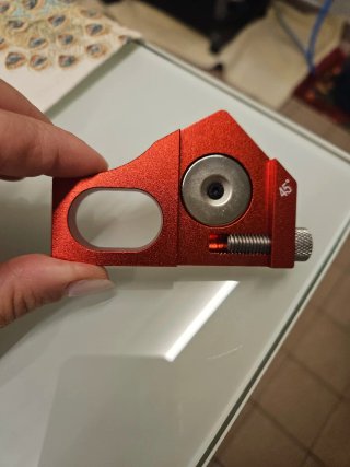 Blocco posizionamento righello rosso e argento