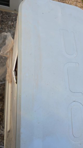 Termo Eléctrico. Dañada solo la carcasa