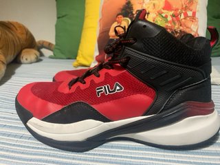 Botines Fila Negros y Rojos