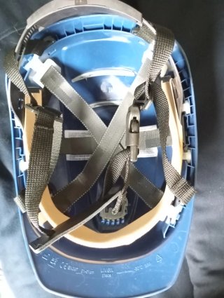 Casco de seguridad con barbuquejo