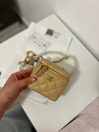 Mini Vanity Chanel Piel Acolchada Beige