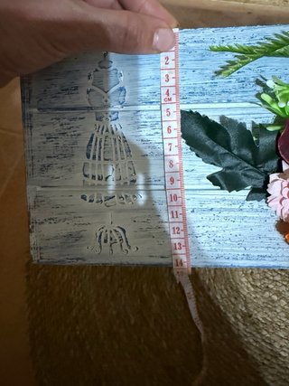 Caja decorativa con flores