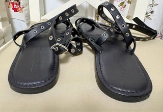 Sandalias Brownie tachuelas negras