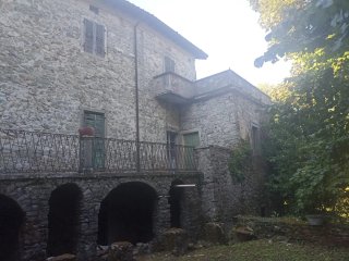 Villa da ristrutturare Bagnone Lunigiana