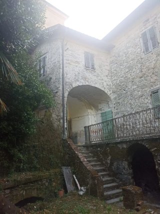 Villa da ristrutturare Bagnone Lunigiana