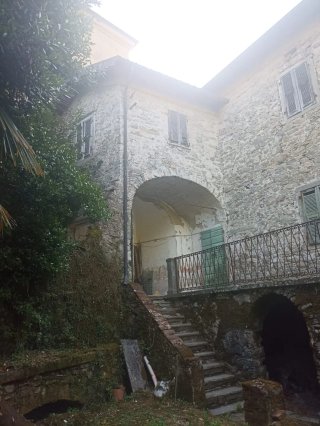 Villa da ristrutturare Bagnone Lunigiana