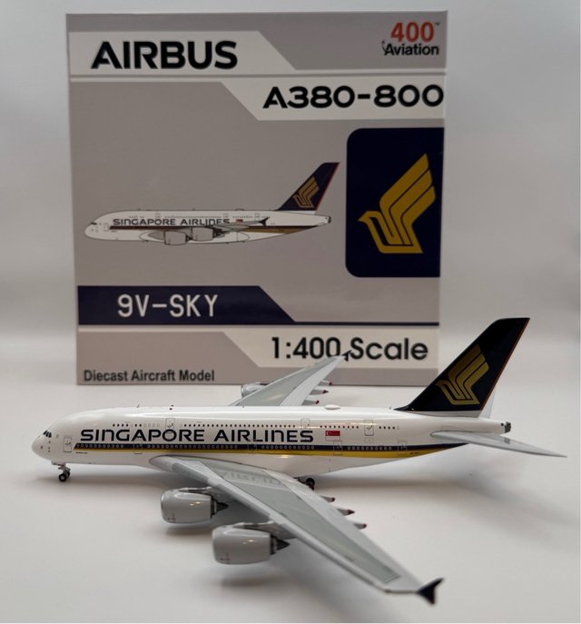 Singapore Airlines A380-800 1:400 AV4328