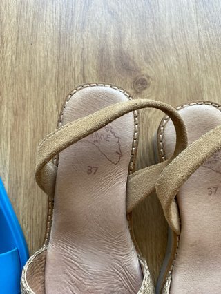 Lote 2 pares sandalias talla 37