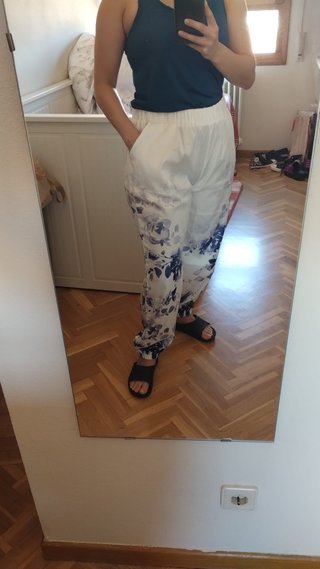 Pantalón blanco estampado floral