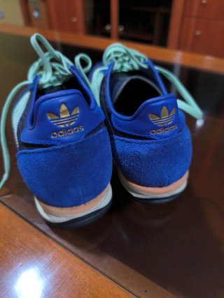 Zapatillas Adidas Azul y Verde Menta, naranja.