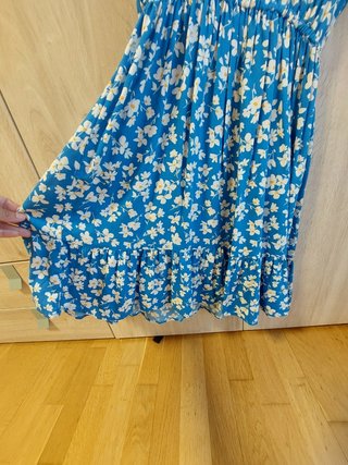 Vestido de verano estampado con margaritas