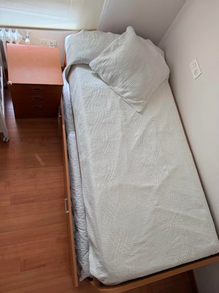 Cama nido 90cm con 2 colchones y mesita