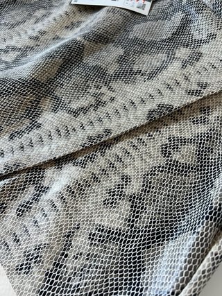 Falda pantalón Zara efecto piel estampado serpient