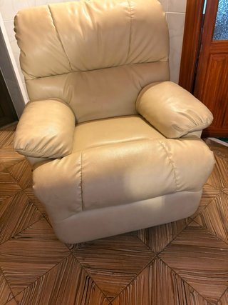 sillón reclinable de cuero