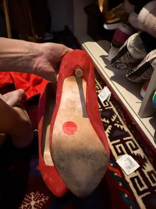 Zapatos de tacón Zara rojos ante y piel suela tamb