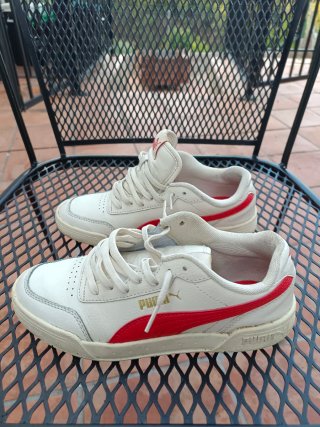 Zapatillas Puma Blancas y Rojas para niño o niña