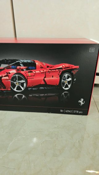 LEGO Technic Ferrari Daytona SP3 42143