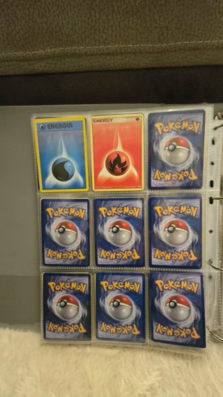 Lotto 100 Carte Pokémon Vintage + Sole e Luna