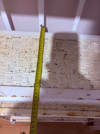 Estantería de hierro forjado y madera