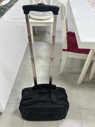Maletín VGG con ruedas negro