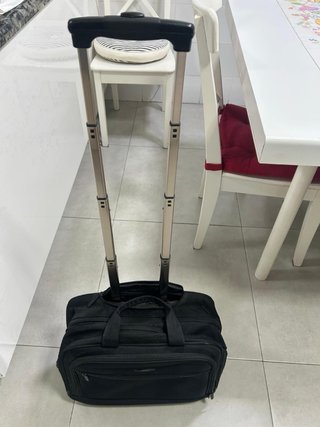 Maletín VGG con ruedas negro