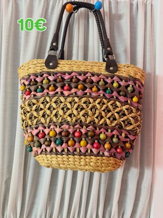 Cesta mimbre multicolor con abalorios