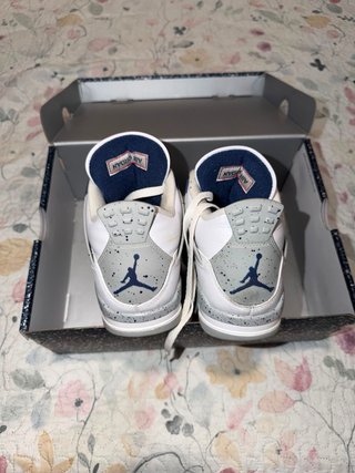Air Jordan 4
