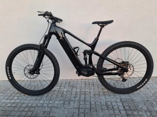 Bicicleta eléctrica doble suspensión