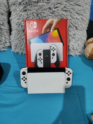 Nintendo Switch OLED Bianca