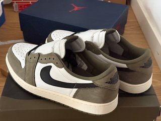Jordan 1 Retro Low OG Medium Olive