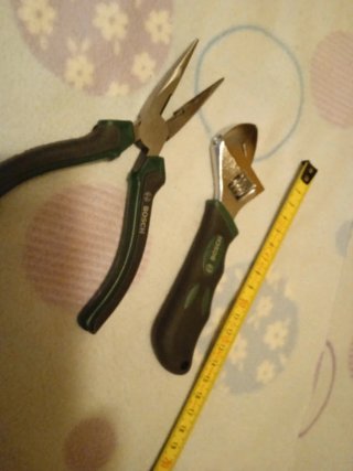 2 Herramientas Bosch (Alicates y Llave)