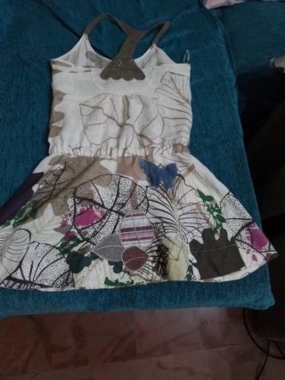 Vestido desigual estampado hojas y mariposas